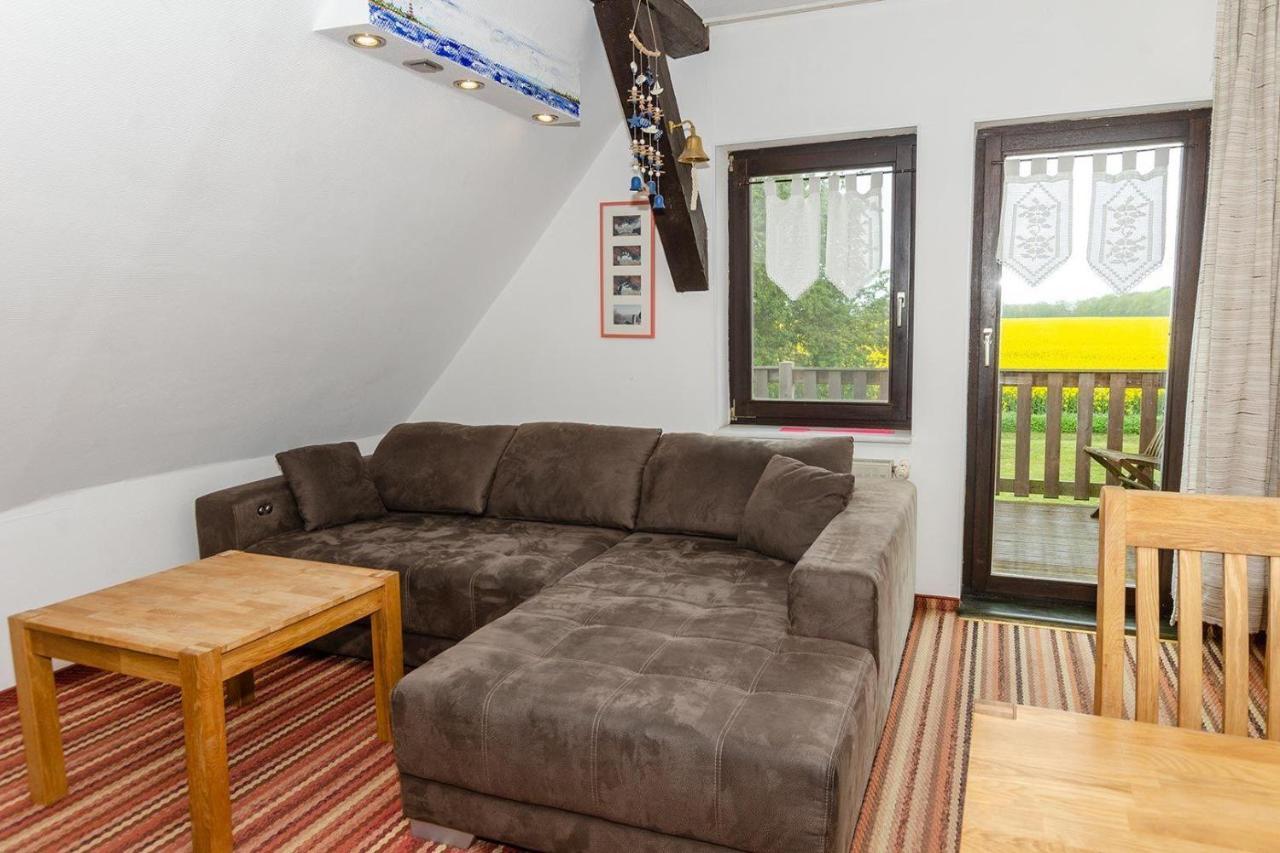 3-R-Ferienwohnung-Fuer-4-Personen-In-Schaprode-Auf-Ruegen-Zi3 Экстерьер фото