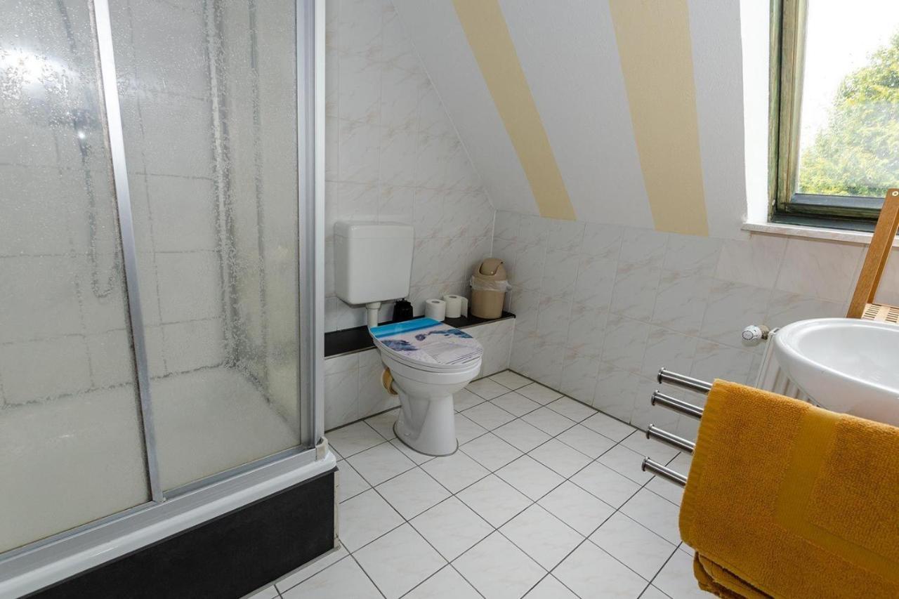 3-R-Ferienwohnung-Fuer-4-Personen-In-Schaprode-Auf-Ruegen-Zi3 Экстерьер фото
